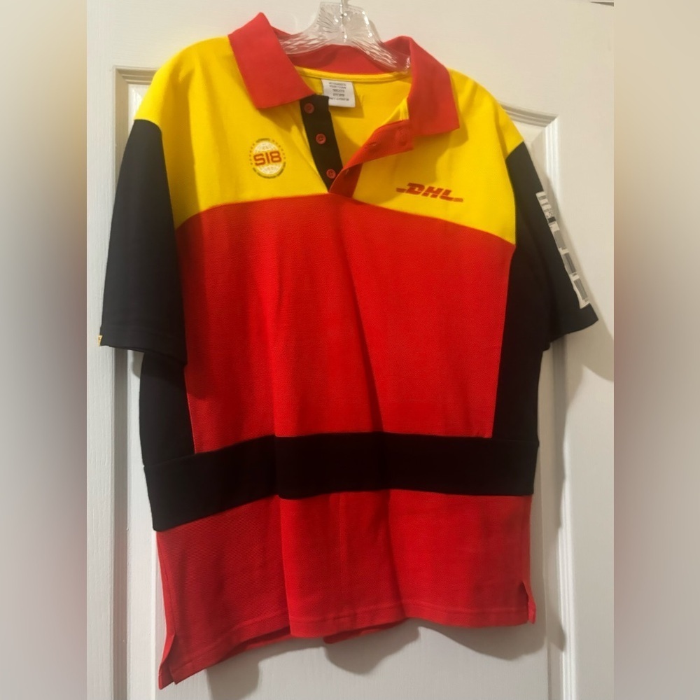 Vetements x DHL Polo Shirt Men’s Size M Designer Button Up Short Sleeve Tee
